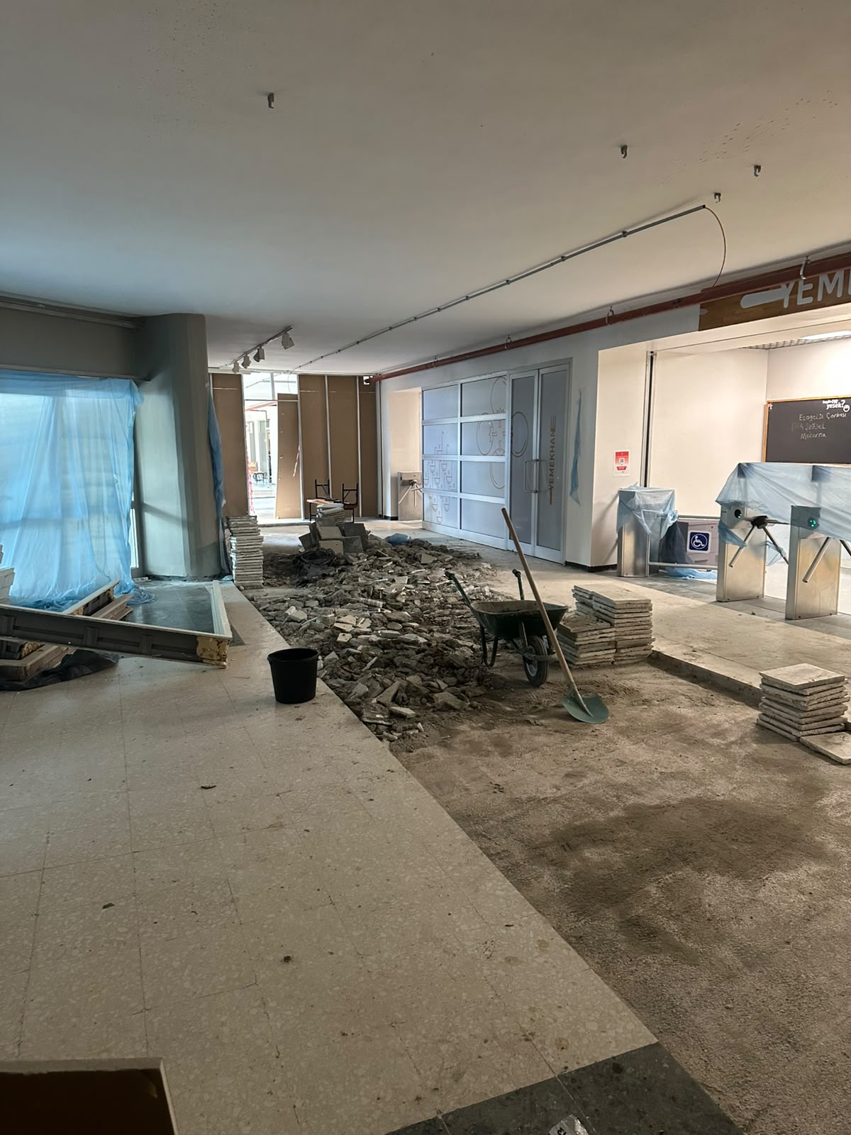 Tuzla Koç Okulları zemin ince işler uygulaması
